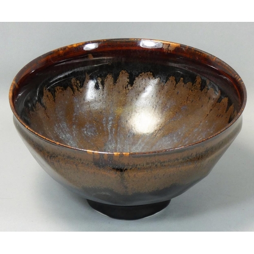 92 - Chris Carter (b.1945), a porcelain brown glazed bowl, with trailing spiral design, no makers mark, d... 