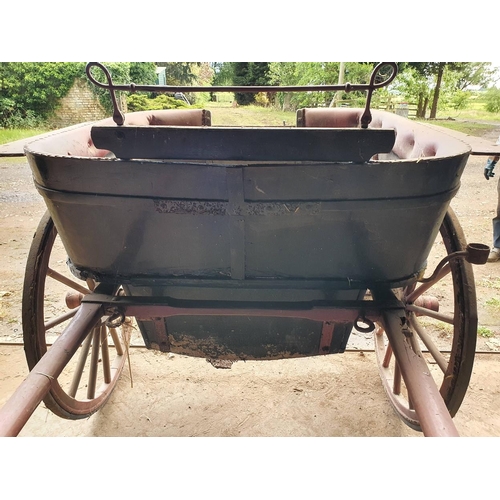 103 - An Edwardian Governess Cart (c 1901 to 1907), built by Henry Woodiwiss, of Bakewell, Derbyshire. In ... 