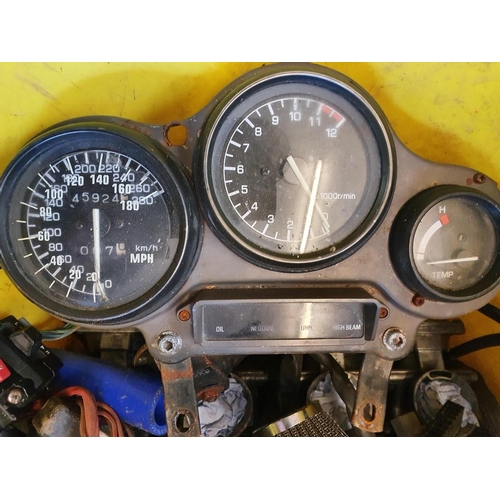 116 - A Yamaha FZ1000 engine, number *2GH - 007141*, and other spares from the bike.