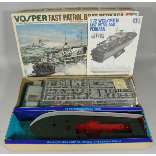 10 - A boxed Renwal Polaris Launching Nuclear Sub SSB (N) 618 Thomas Jefferson assembly kit, together wit... 