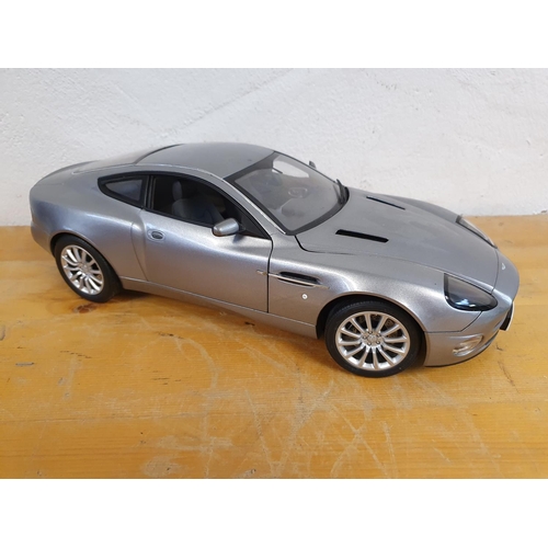 Die cast, scale 1:12, Kyosho for Danbury Mint Aston Martin