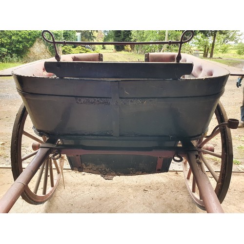 5 - An Edwardian Governess Cart (c 1901 to 1907), built by Henry Woodiwiss, of Bakewell, Derbyshire. In ... 