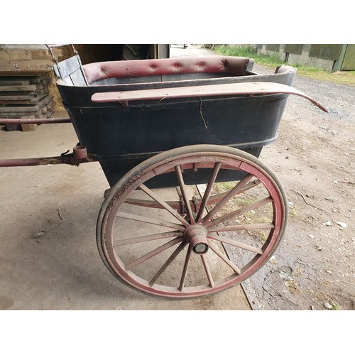 5 - An Edwardian Governess Cart (c 1901 to 1907), built by Henry Woodiwiss, of Bakewell, Derbyshire. In ... 