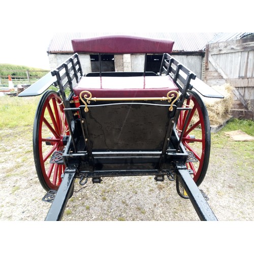 5 - An Edwardian Governess Cart (c 1901 to 1907), built by Henry Woodiwiss, of Bakewell, Derbyshire. In ... 