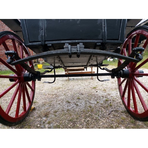 5 - An Edwardian Governess Cart (c 1901 to 1907), built by Henry Woodiwiss, of Bakewell, Derbyshire. In ... 