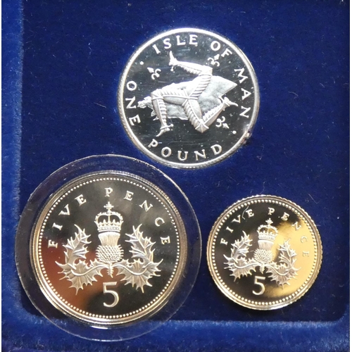 127 - Silver proof 5 pence, 1990, two sizes, case, Isle of Man £1, case (2).