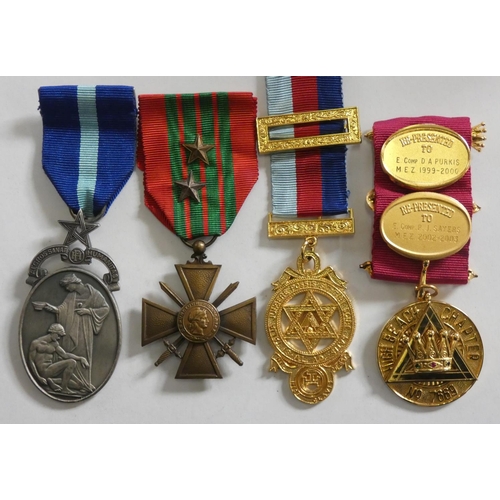 129 - French 1939 Star, two Masonic medals and another medal (4).