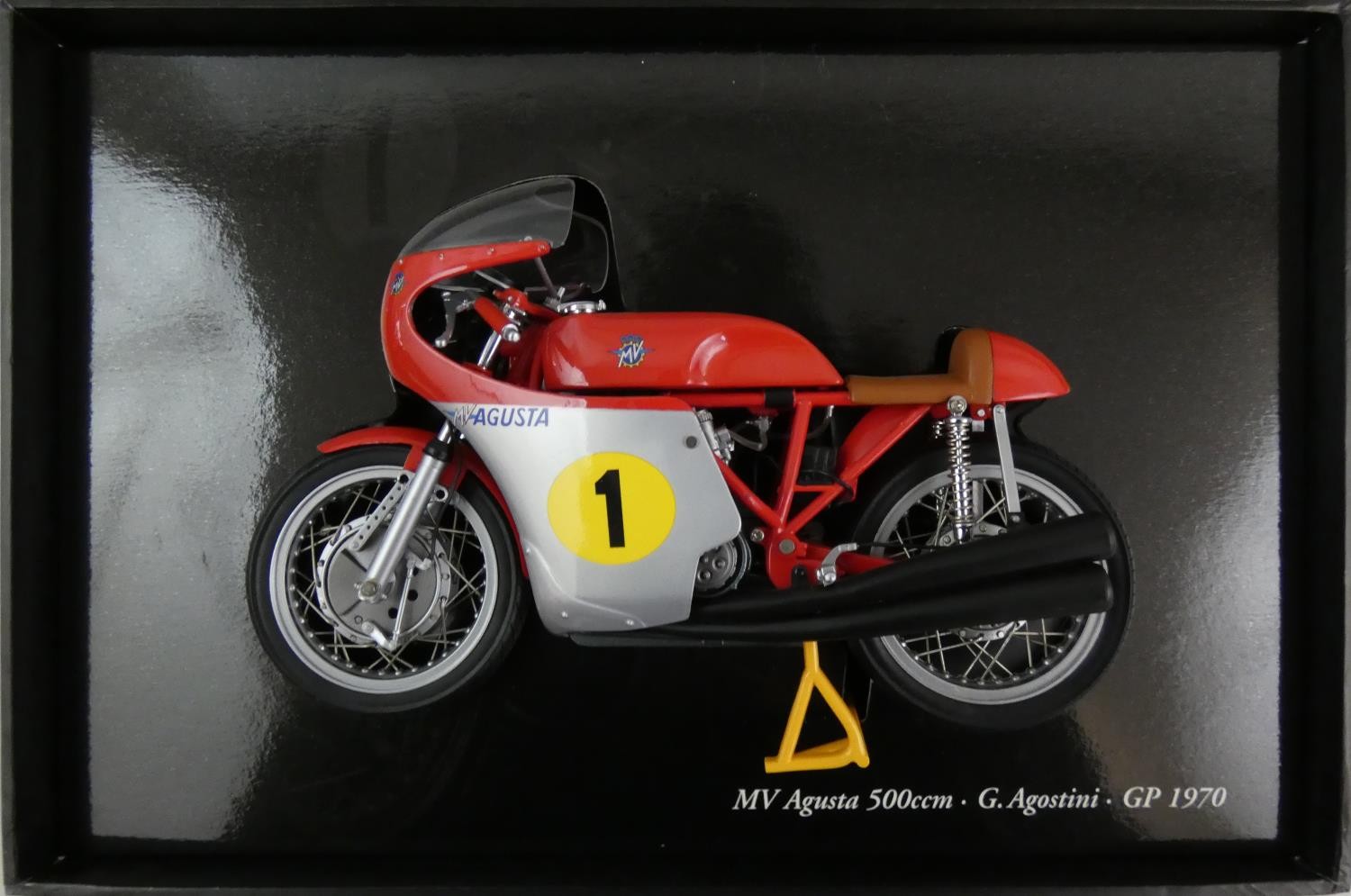 Minichamps scale 1;12 die cast motorcycle; MV Agusta 500 cc, 1970 