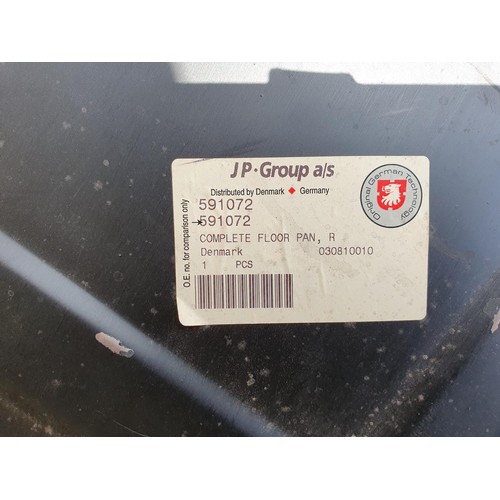 62 - A Porsche 911 right hand side floor pan, NOS, part number 591072.