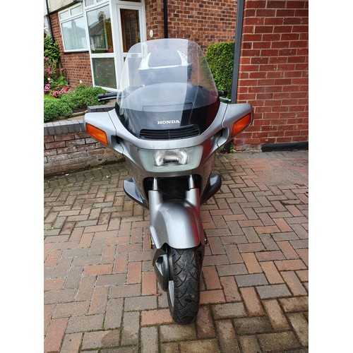 1044 - 1991 Honda PC800, Pacific Coast, 798 cc. Registration number H763 ATV. Frame number (not visible, de... 