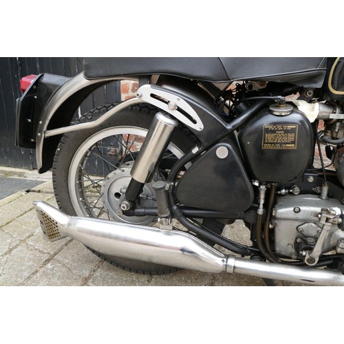 1060 - 1961 Velocette Viper, 350 cc. Registration number 2572 WY. Frame number RS 16569. Engine number VR 3... 