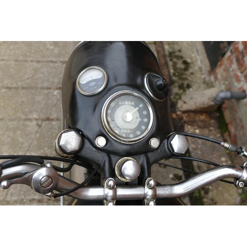 1060 - 1961 Velocette Viper, 350 cc. Registration number 2572 WY. Frame number RS 16569. Engine number VR 3... 