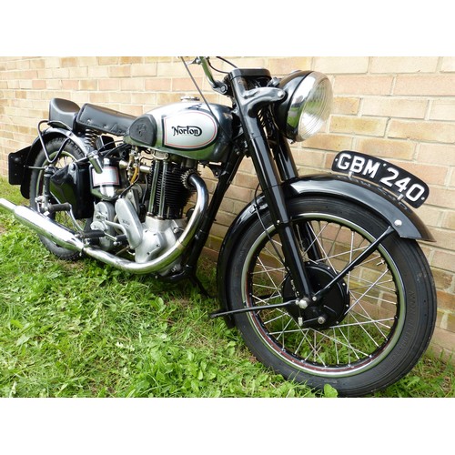 1061 - 1948 Norton ES2, 490 cc. Registration number GBM 240. Frame number (by seat N4 13081 by headstock 14... 