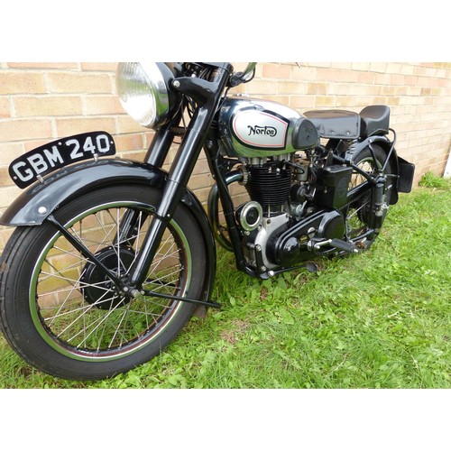 1061 - 1948 Norton ES2, 490 cc. Registration number GBM 240. Frame number (by seat N4 13081 by headstock 14... 