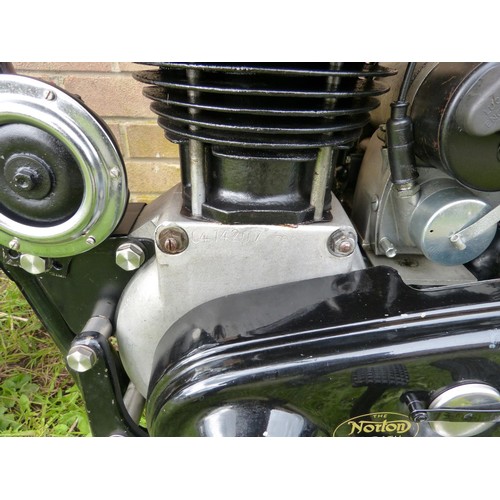 1061 - 1948 Norton ES2, 490 cc. Registration number GBM 240. Frame number (by seat N4 13081 by headstock 14... 