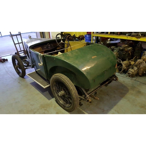 1002 - 1931 Morris Minor 885 cc. Registration number ESV 849. Chassis number SV2553. Engine number 15549, 3... 