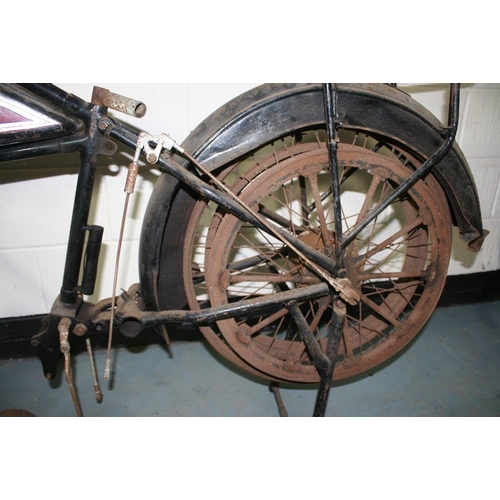 1024 - c. 1914 Rover 3 1/2 hp Project, 499 cc. Frame number S40230. Engine number erased. The Rover safety ... 