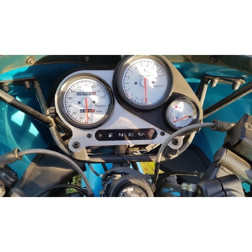 1069 - 1993 Triumph Daytona, 1200 cc. Registration number L787 YJU. Frame number SMTTC354CGP008039. Engine ... 