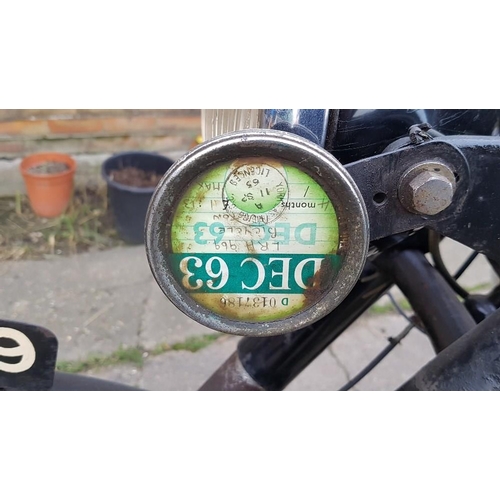 1077 - 1951 Norton ES2, 490 cc. Registration number LRH 969. Frame number E4/ 33089. Engine number E4/33089... 