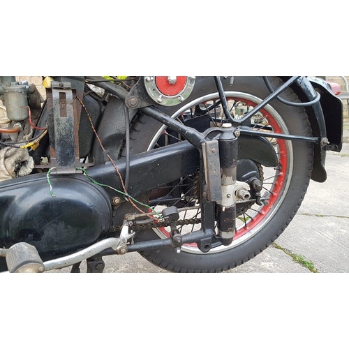 1077 - 1951 Norton ES2, 490 cc. Registration number LRH 969. Frame number E4/ 33089. Engine number E4/33089... 