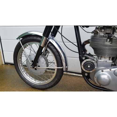 1084 - 1960 BSA Gold Star, Clubman Trim, 500 cc. Registration number 152 MTD. Frame number CB32 9423. Engin... 