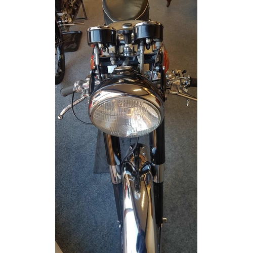 1084 - 1960 BSA Gold Star, Clubman Trim, 500 cc. Registration number 152 MTD. Frame number CB32 9423. Engin... 