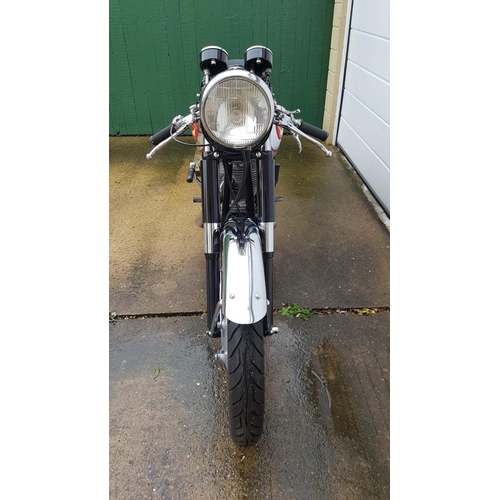 1084 - 1960 BSA Gold Star, Clubman Trim, 500 cc. Registration number 152 MTD. Frame number CB32 9423. Engin... 