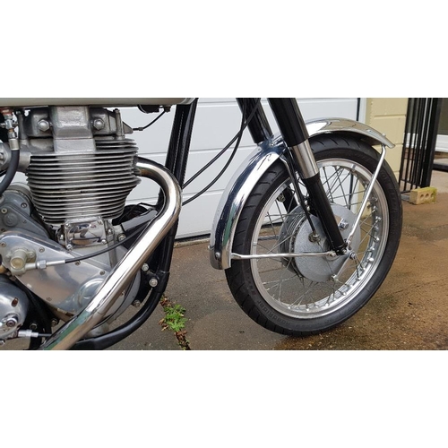 1084 - 1960 BSA Gold Star, Clubman Trim, 500 cc. Registration number 152 MTD. Frame number CB32 9423. Engin... 