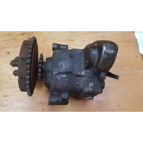 325 - A Sturmey Archer gearbox, RBZ 594, buyers should check how complete this lot is.