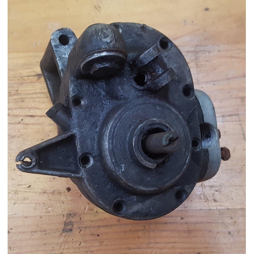 326 - A Rudge gearbox, 40913, buyers should check how complete this lot is.