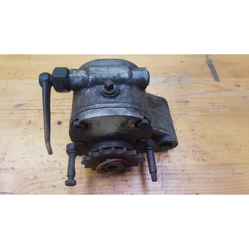 327 - An unknown gearbox, EA L/W 18694/279, buyers should check how complete this lot is.