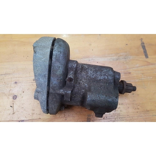 334 - An AJS/Matchless gearbox, stamped G4 E 55 E 683, buyers should check how complete this lot is.