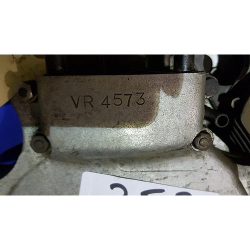 353 - c.1963 Velocette Viper engine, VR 4573, believed from frame RS 19395. Buyers should satisfy themselv... 