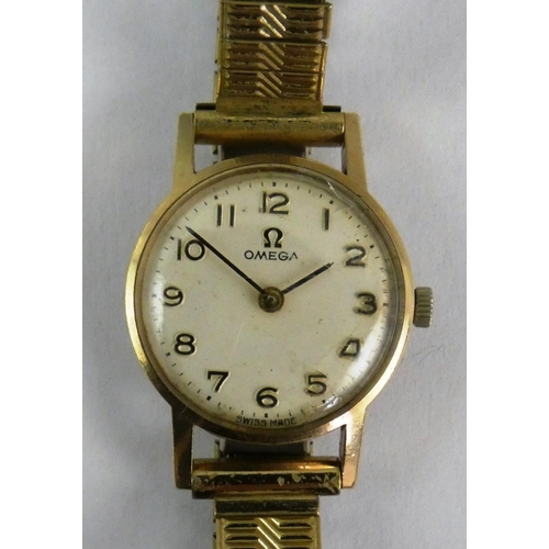 64 - A 9ct gold ladies Omega manual wind wristwatch, London 1968, the silvered dial with Arabic numerals,... 