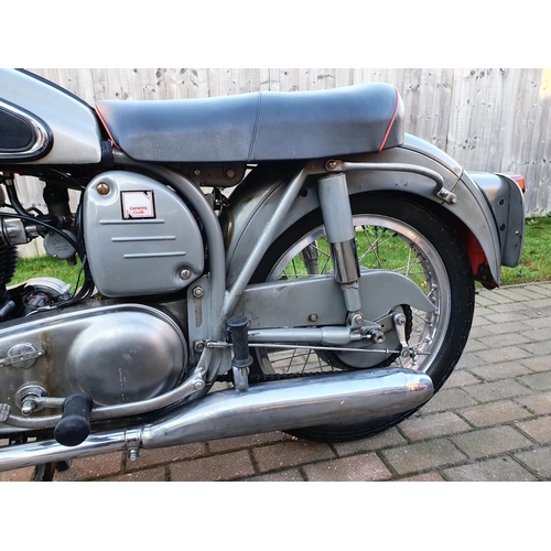 1039 - 1959 Norton Dominator 88, 497 cc. Registration number 760 LRA (non transferrable). Frame number 122 ... 