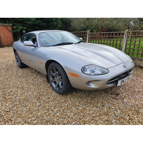 1011 - 1998 Jaguar XK8 Coupe, 3996 cc. Registration number B4 JXK. Chassis number SAJJGAED3AR031241. Engine... 