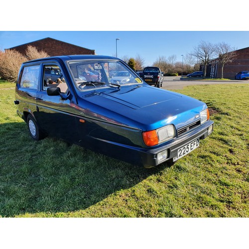 1012 - 1995 Reliant Robin LX, 848 cc. Registration number M225 EFD. Chassis number SCD1625E3PM060812. Engin... 