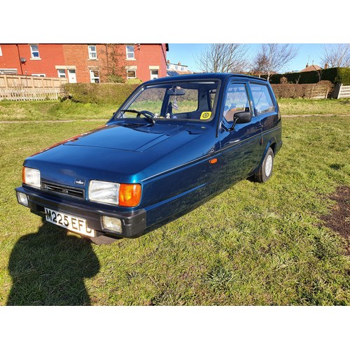 1012 - 1995 Reliant Robin LX, 848 cc. Registration number M225 EFD. Chassis number SCD1625E3PM060812. Engin... 