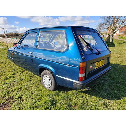 1012 - 1995 Reliant Robin LX, 848 cc. Registration number M225 EFD. Chassis number SCD1625E3PM060812. Engin... 