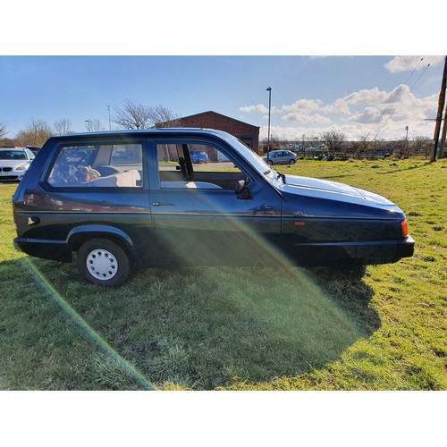 1012 - 1995 Reliant Robin LX, 848 cc. Registration number M225 EFD. Chassis number SCD1625E3PM060812. Engin... 