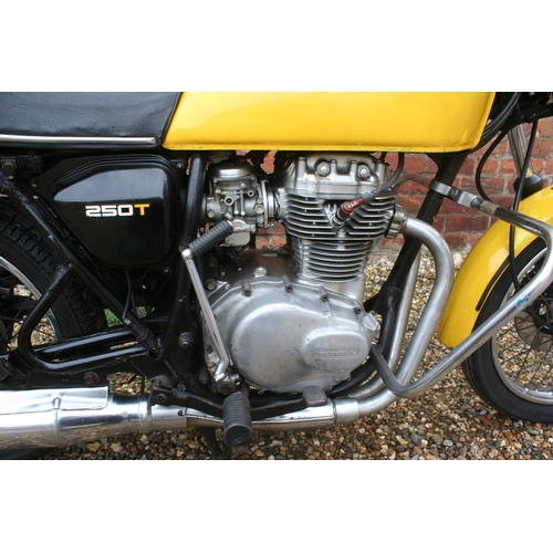 1977 Honda 250T, 249 cc. Registration number ACX 535R. Frame