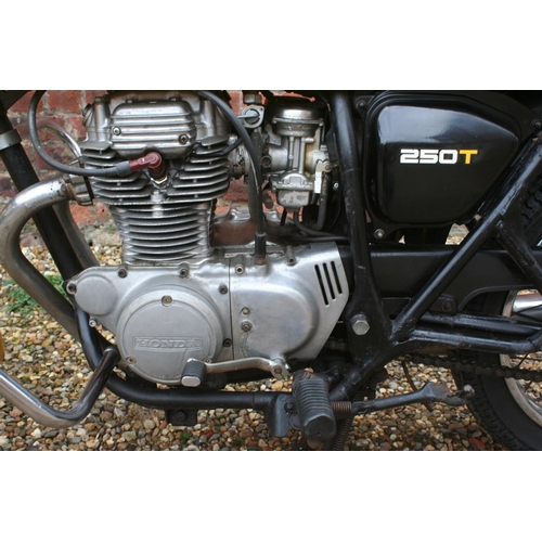 1040 - 1977 Honda 250T, 249 cc. Registration number ACX 535R. Frame number CJ250T-2013121. Engine number CJ... 