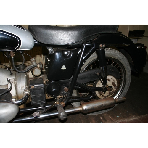 1045 - 1957 Douglas Dragonfly, 350 cc. Registration number 394 UYU (non transferable). Frame number 2356/6 ... 