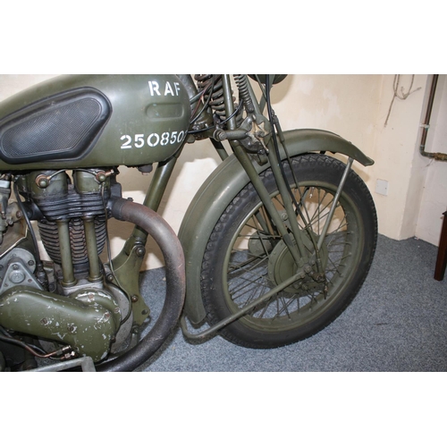 1046 - c. 1943/45 Ariel W/NG, 350 cc. Registration number UAT 376. Frame number XG 56238. Engine number BH ... 