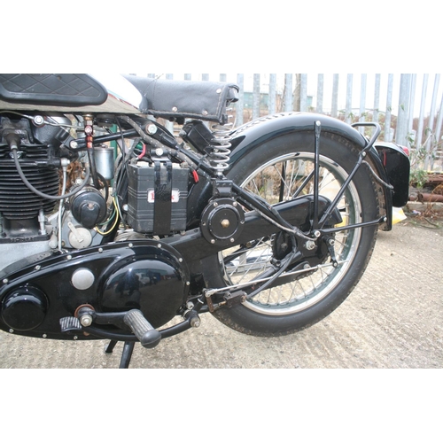 1047 - 1951 BSA B31, 350 cc. Registration number Unregistered. Frame number ZB31 16316. Engine number ZB31 ... 