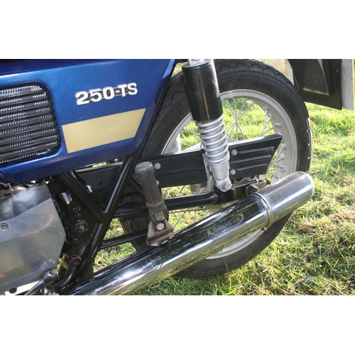 1057 - 1976 Moto Guzzi 250 TS, 232 cc. Registration number OWB 740R. Frame number 11706. Engine number 1189... 