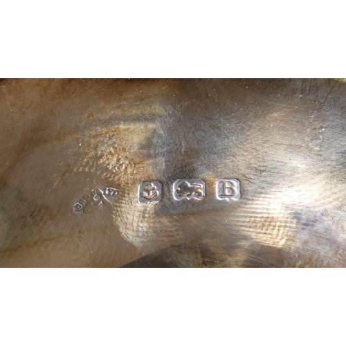 9 - A silver pedestal tazza, Birmingham 1926, with gadroon border, diameter 14cm, 3oz.