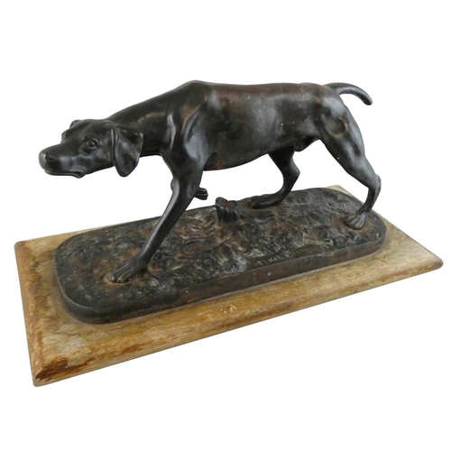 153 - A Russian cast iron statue of a short haired pointer, signed in Cyrillic in the cast, tip of tail la... 