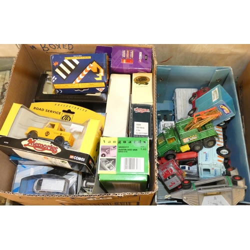 180 - Two boxes of assorted boxed and unboxed die-cast models, to include Corgi; Chipperfield’s Circus, Mo... 