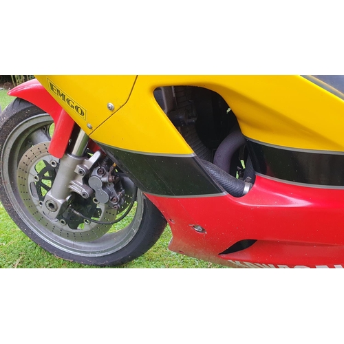 1146 - 1993 Kawasaki ZXR750, 750cc. Registration number L854 JRM. Frame number ZX760L 010977. Comes with se... 